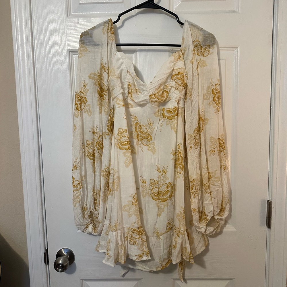 Hello Molly Backless Dress - White and Gold Floral